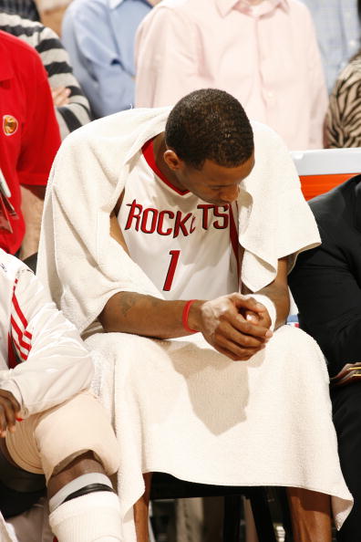 CBA杯：胡金秋缺席广厦险胜青岛 孙铭徽13+10塔克22+7（CBA杯：胡金秋缺阵，广厦险胜青岛；孙铭徽13+10、塔克22+7）