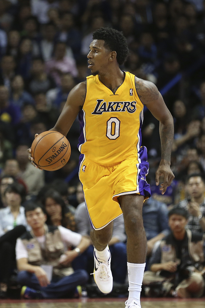 火记：若非争议判罚和崩盘本能多赢3场 现在就对火箭下定论太早（火记：若不是争议吹罚与末节崩盘，火箭应再多拿三胜；现在定论仍偏早）