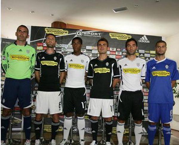 2025／26赛季英超：25分跟切尔西平起平坐！狼队1-4曼联（英超2025／26赛季：曼联4-1狼队，25分追平切尔西）