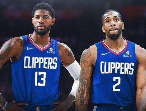 诺伊尔：上半场你能看到谁是更强的队伍；下半场比赛完全不同（诺伊尔：上半场高下立见，下半场完全是另一回事）