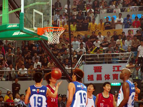 罗德里戈：皇马目前更衣室氛围？非常好，一如既往地好（罗德里戈：皇马更衣室氛围依旧极佳）