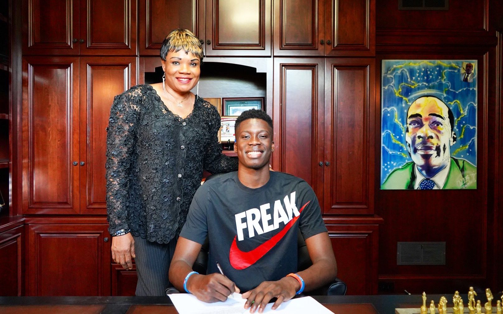 世界羽联年度最佳候选公布：石宇奇领衔佳男，陈雨菲王祉怡入围（世界羽联年度大奖候选出炉：石宇奇领跑最佳男球员，陈雨菲、王祉怡上榜）